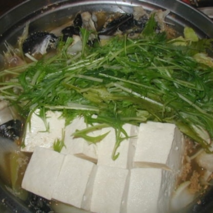 水菜や豆腐も追加しました。味噌味よりもあっさりめですね。〆の雑炊がとってもおいしかったです。ごちそうさまでした。